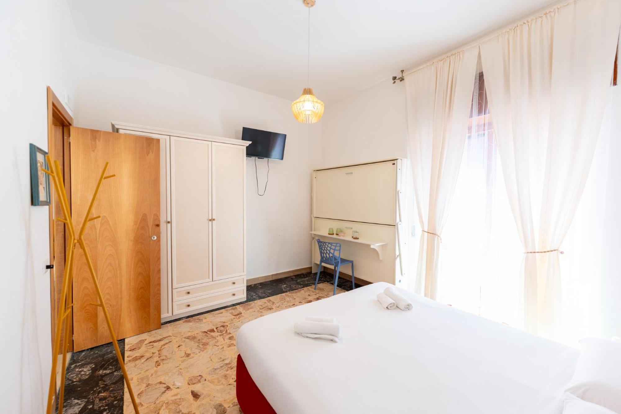 Tombolata Hotel Napels Buitenkant foto